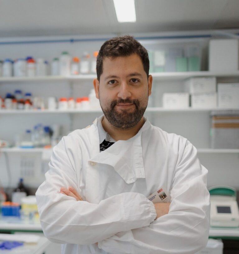 PROFESSOR DOUTOR LUIS MELO