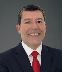 Dr. Carlos Paula
